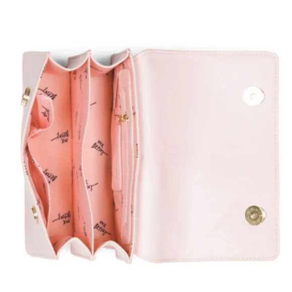 Betsey Johnson Pink Heart Mini Bag New - Picture 2 of 4